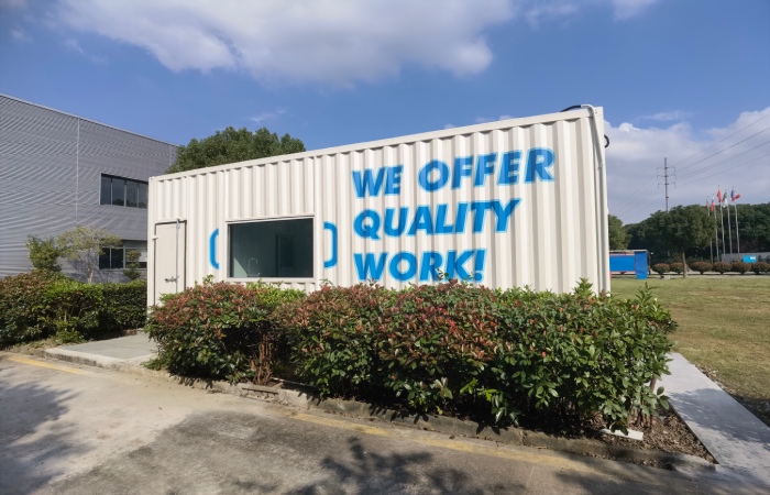 Modular clean lab exterior for medical device manufacturing clean zone deployment