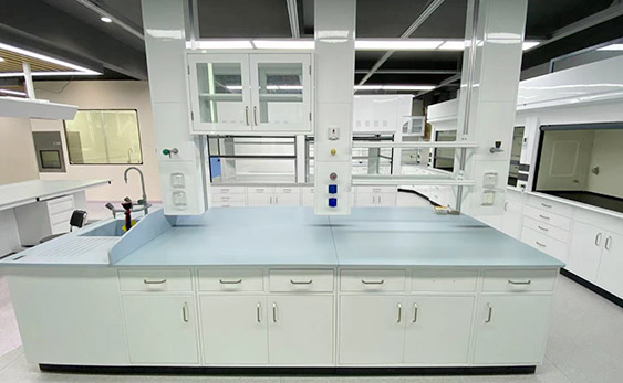 I mobili da laboratorio sono più pratici per i quali Industries? 