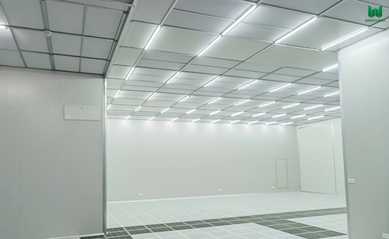 Controsoffitti per camere bianche: funzionalità ed estetica a pettine